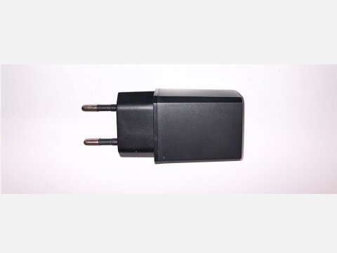 220V - USB-A-Ladestecker